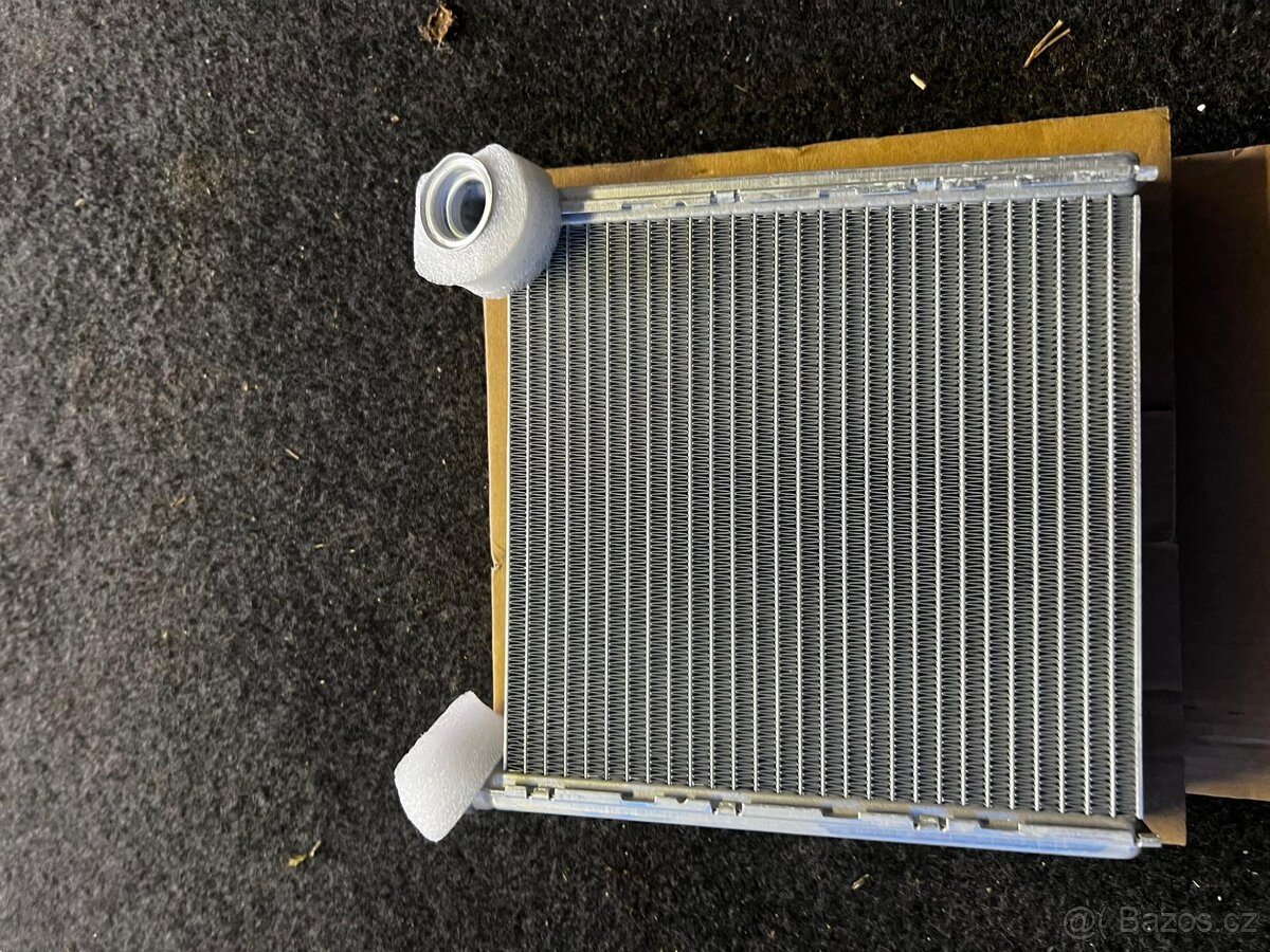 Nový radiátor topení vw,skoda,audi - 4