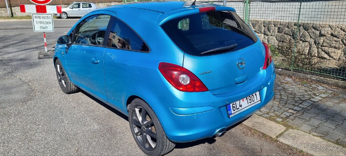 Opel Corsa 1,4i - 4