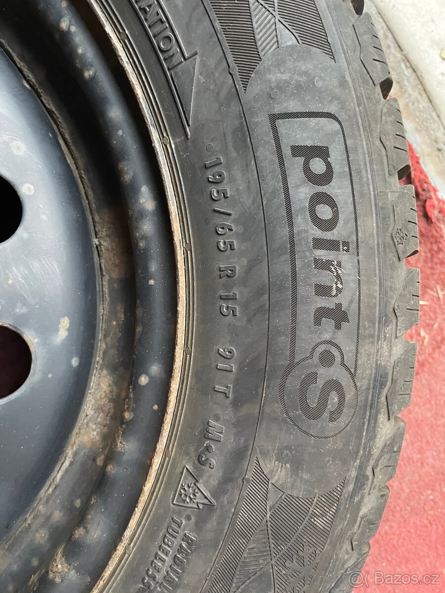 Prodám zimní pneu + disky 195/65 r15 - 4