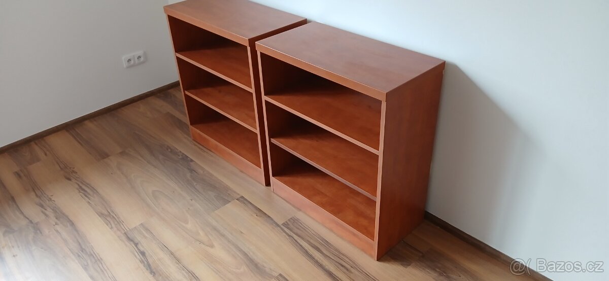Komoda, stůl, skříňky - 4