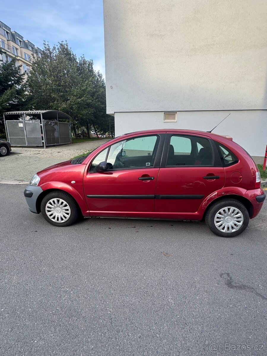 Citroën C3 1.1i, 44 kW – hatchback, červená - 4