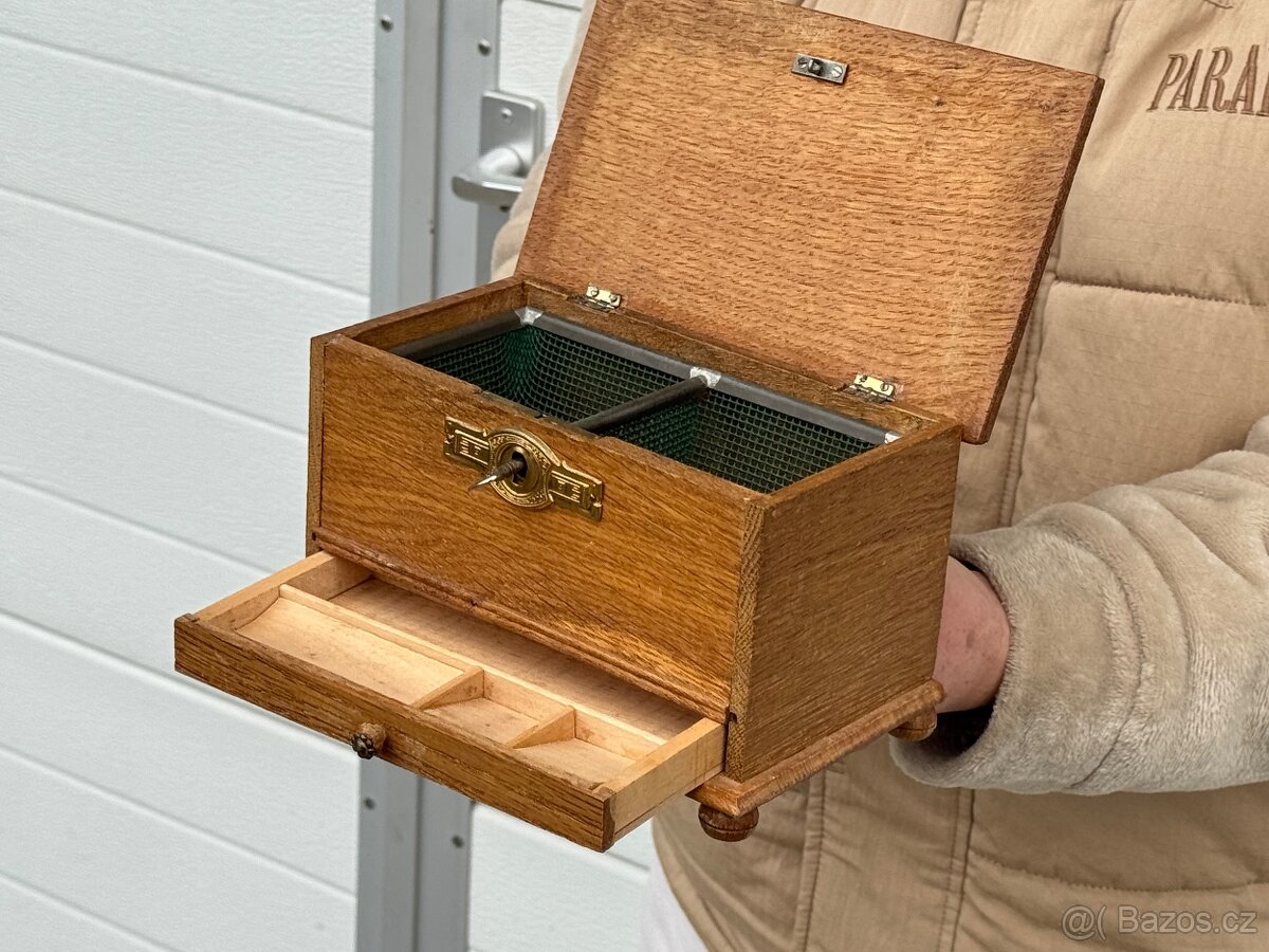 Secesní dřevěná šperkovnice Mosazné kování - 4