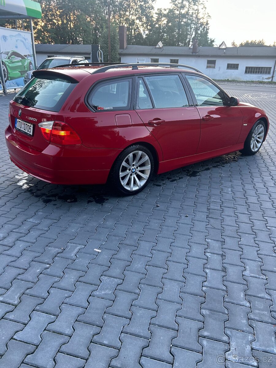 BMW e91 320i 125kw - 4