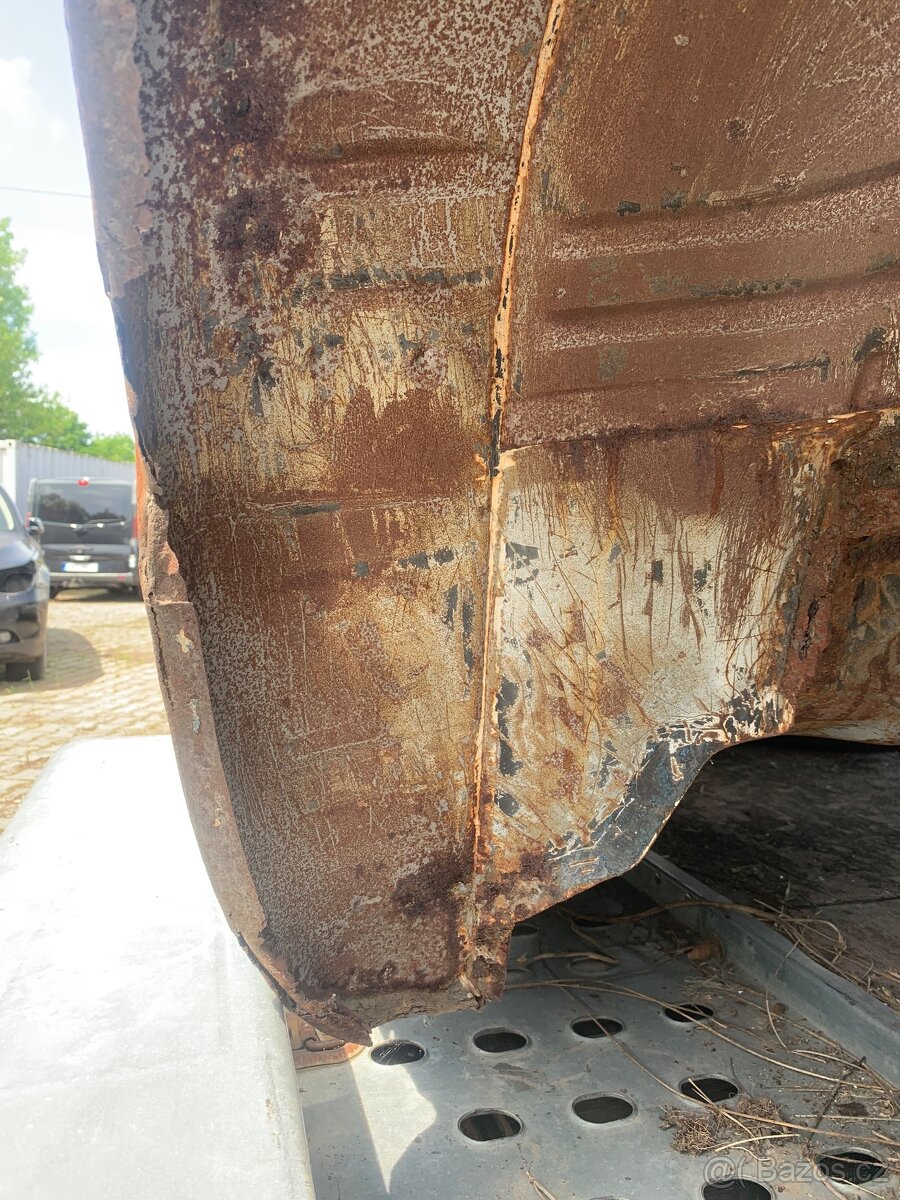 Prodám krátkou karoserii Nissan patrol y60