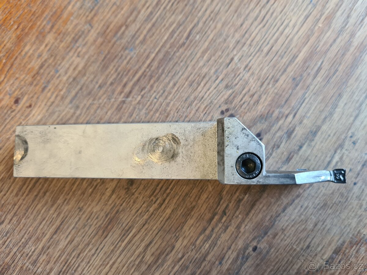 Použitý soustružnický nůž a upichovací nůž - 4