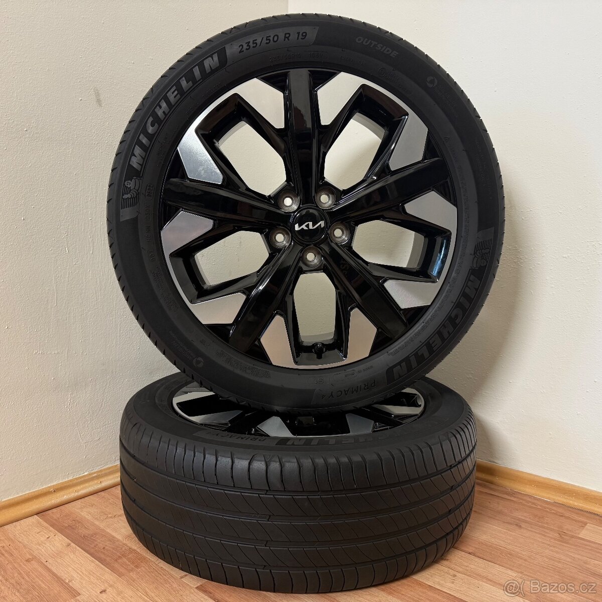 KIA SPORTAGE 5x114,3 R19 ET51+LETNÍ 235/50R19 5mm - 4