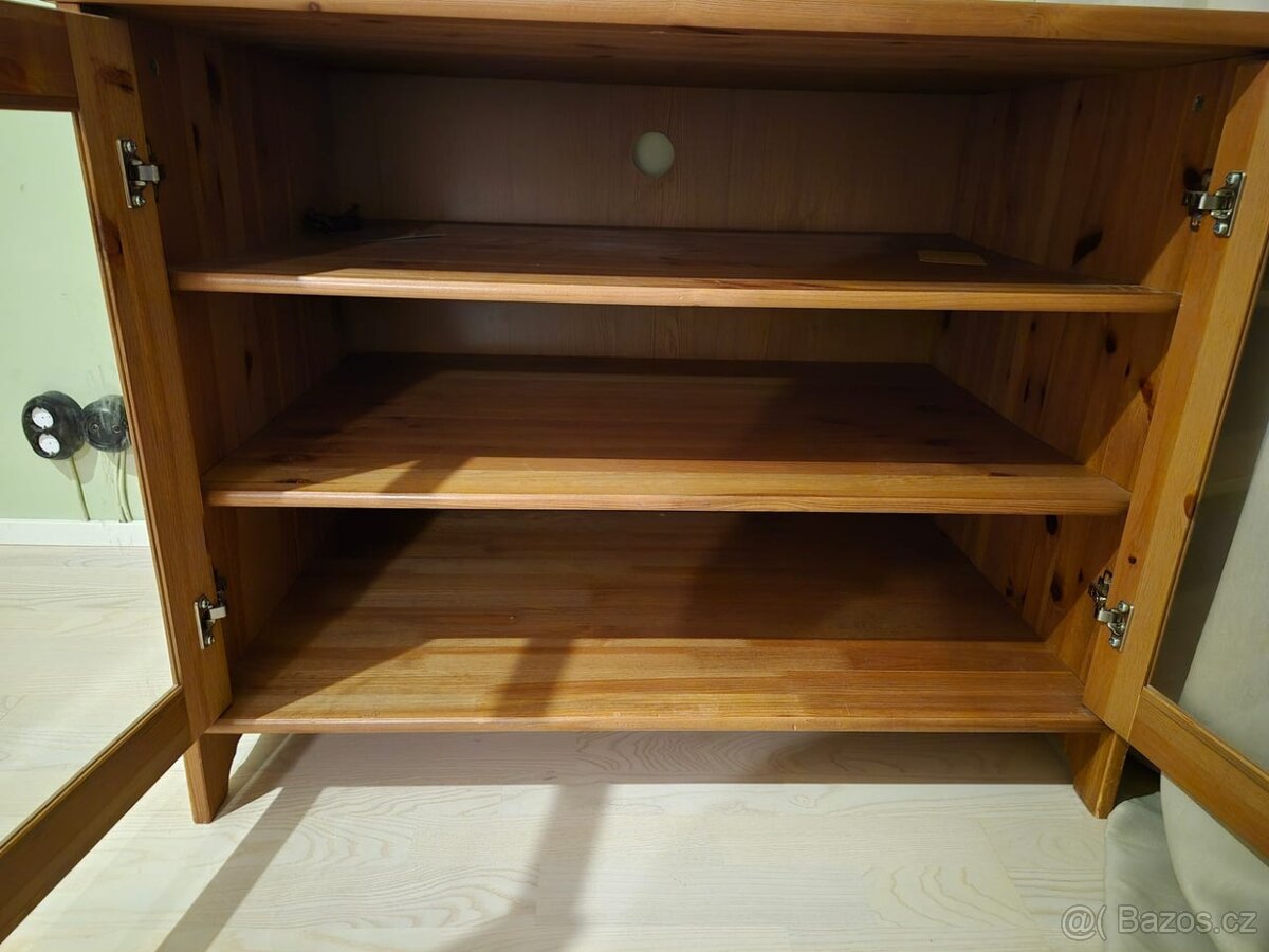 Prodám dřevěnou TV komodu IKEA Leksvik - 4