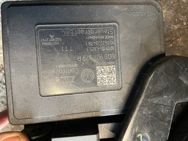 Škoda Octavia III díly z vozu - 4