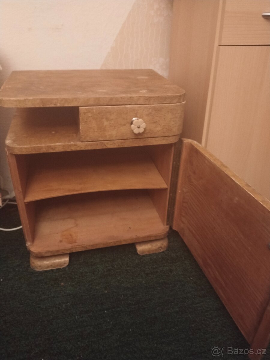 Starší nábytek - 4