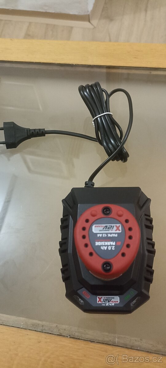 Nabíječka plus baterka Parkside - 4