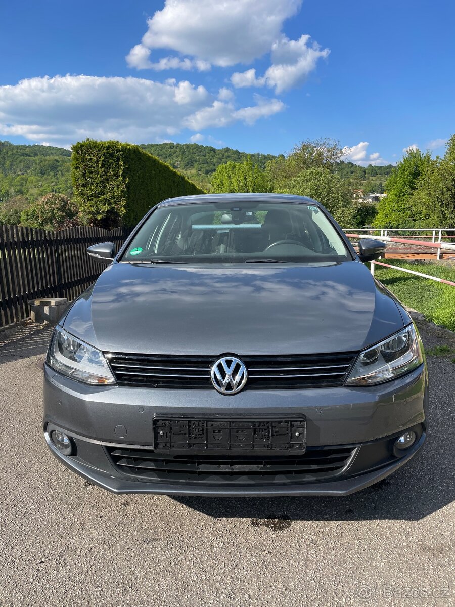 VW JETTA 1.2 TSI COMFORTLINE | TOP VÝBAVA | NOVÁ STK - 4
