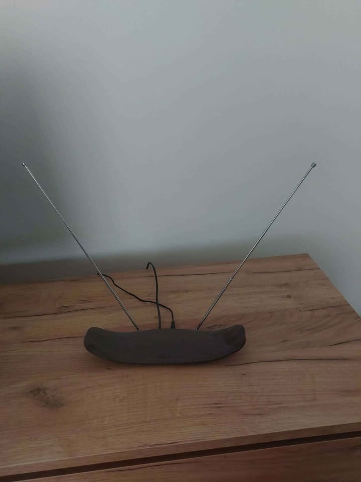 Tv Sharp + Set-top box + anténa - 4