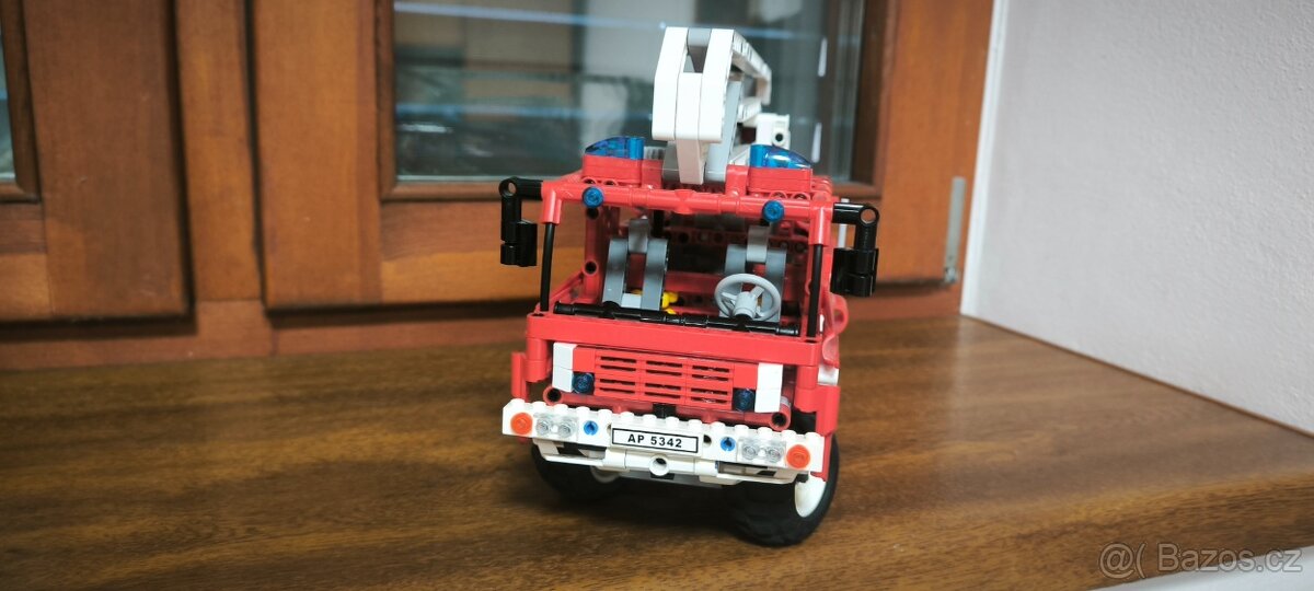 Lego Technic 8289 Hasičské auto - 4
