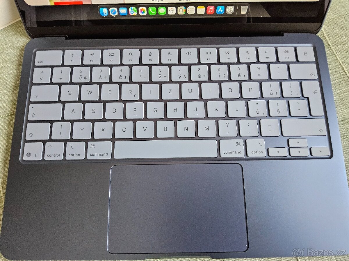 MacBook Neo 8GB/256GB základní. - 4