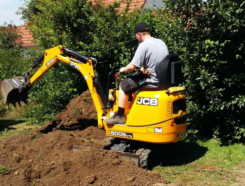 Půjčovna-pronájem minibagru - 4