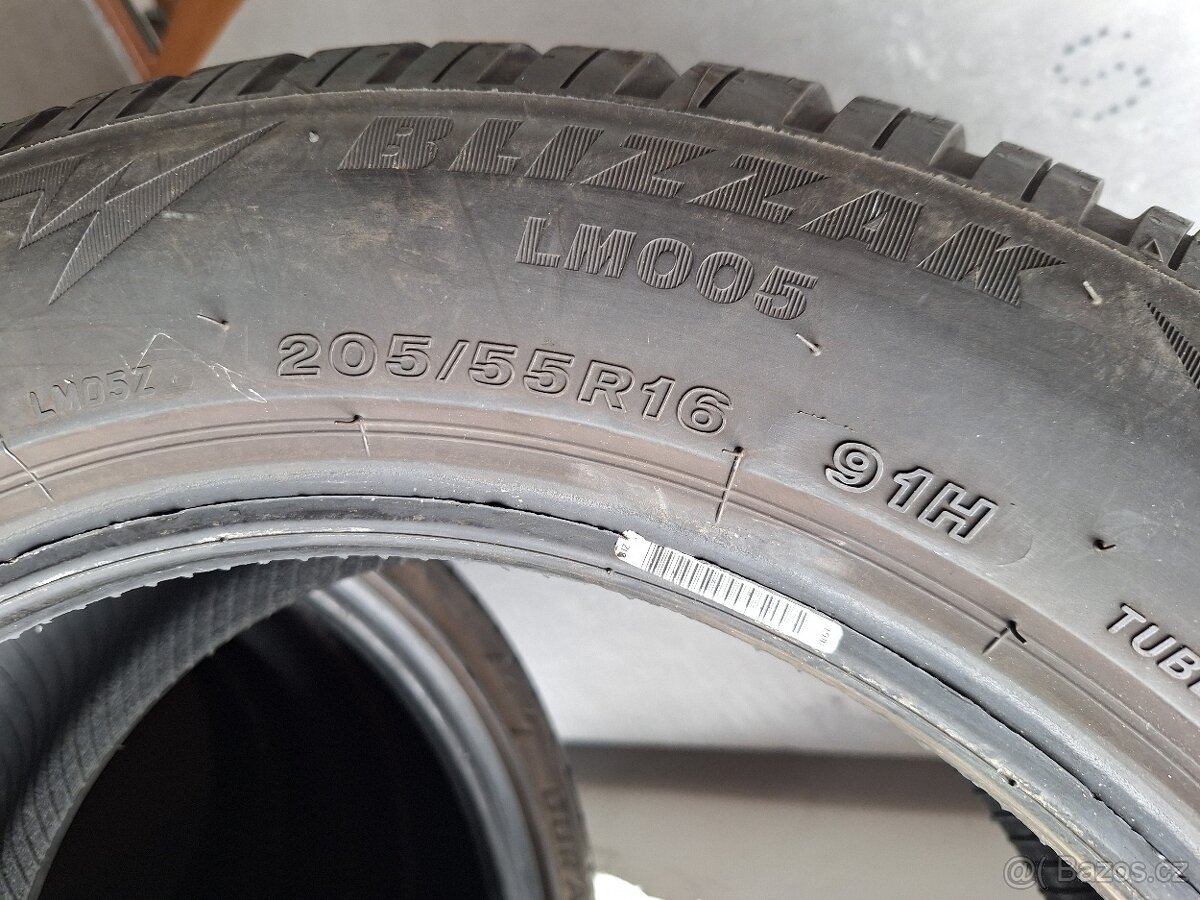 Prodám zimní pneu 205/55/16 Bridgeston sada - 4