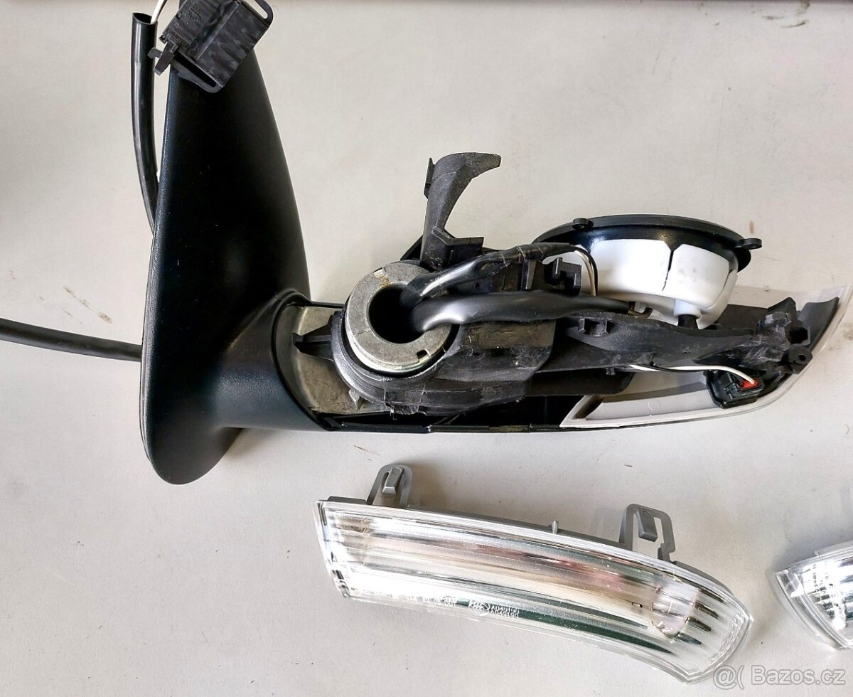 ND Škoda Pouzdro zrcátka + Lišta masky atd. - 4