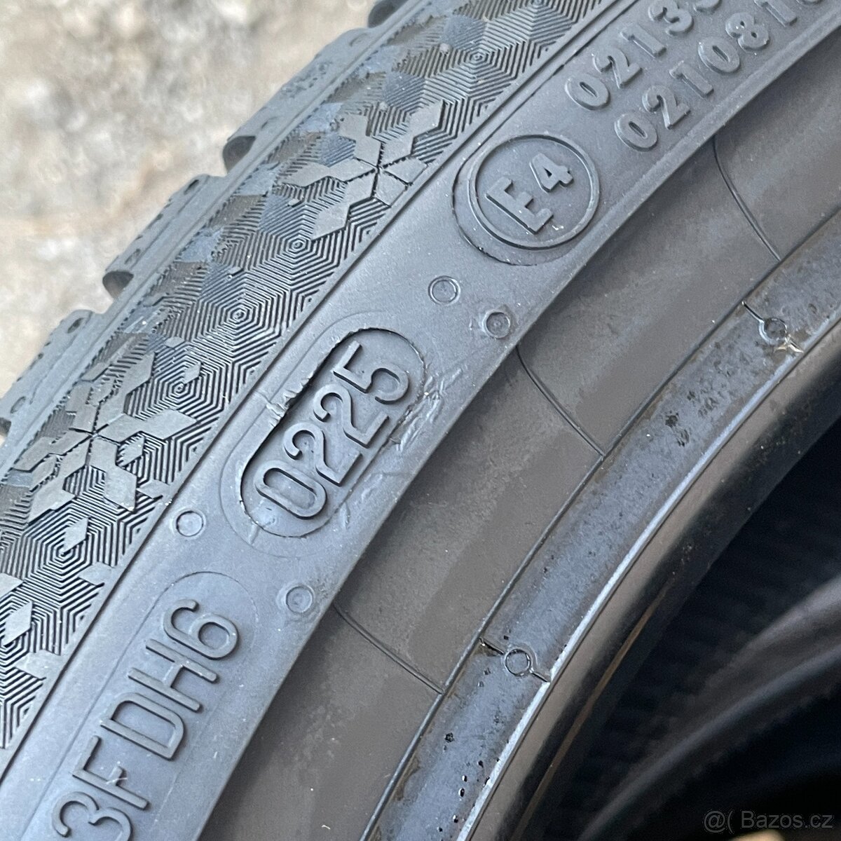 Nove Zimni pneu 225/40 R18 92W XL Continental - 4