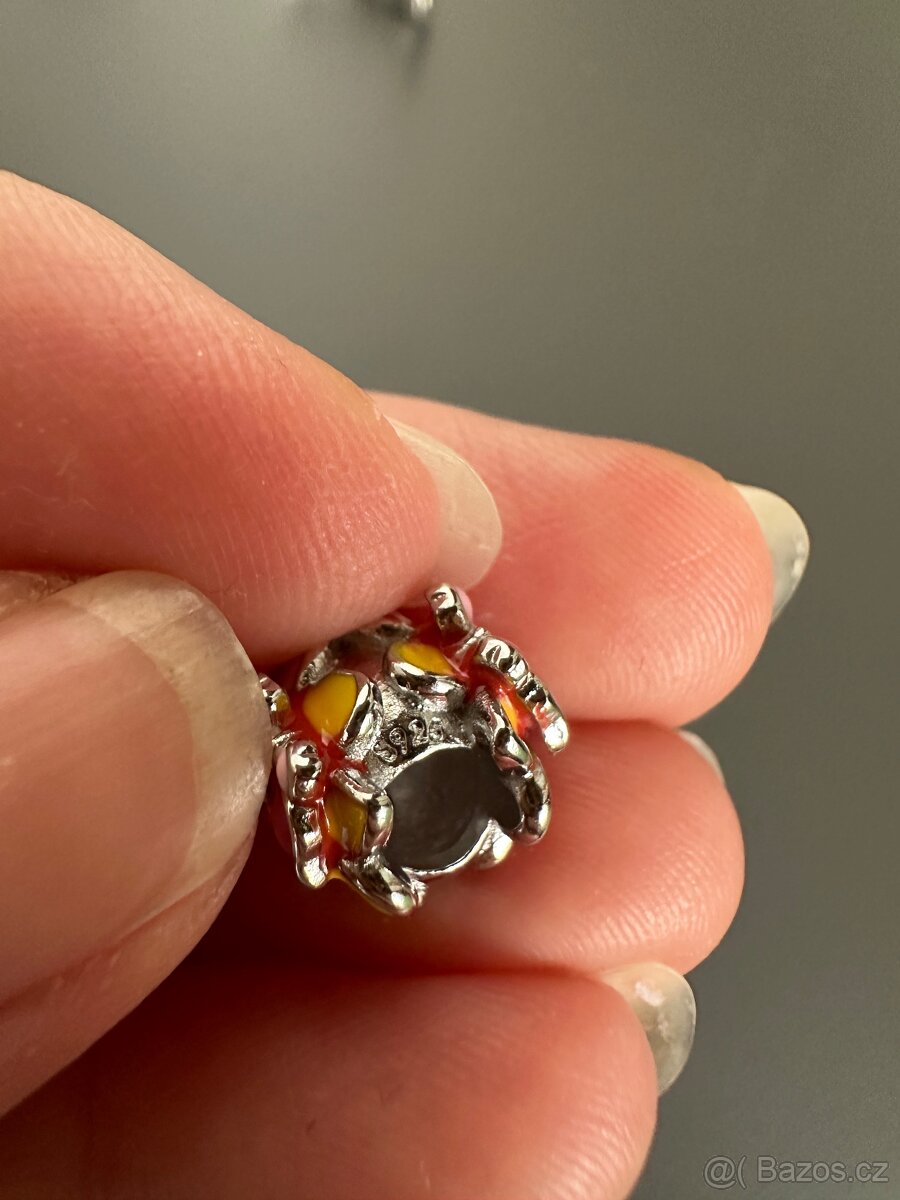 Žlutá květina s motýlem přívěsek na Pandora náramek - 4