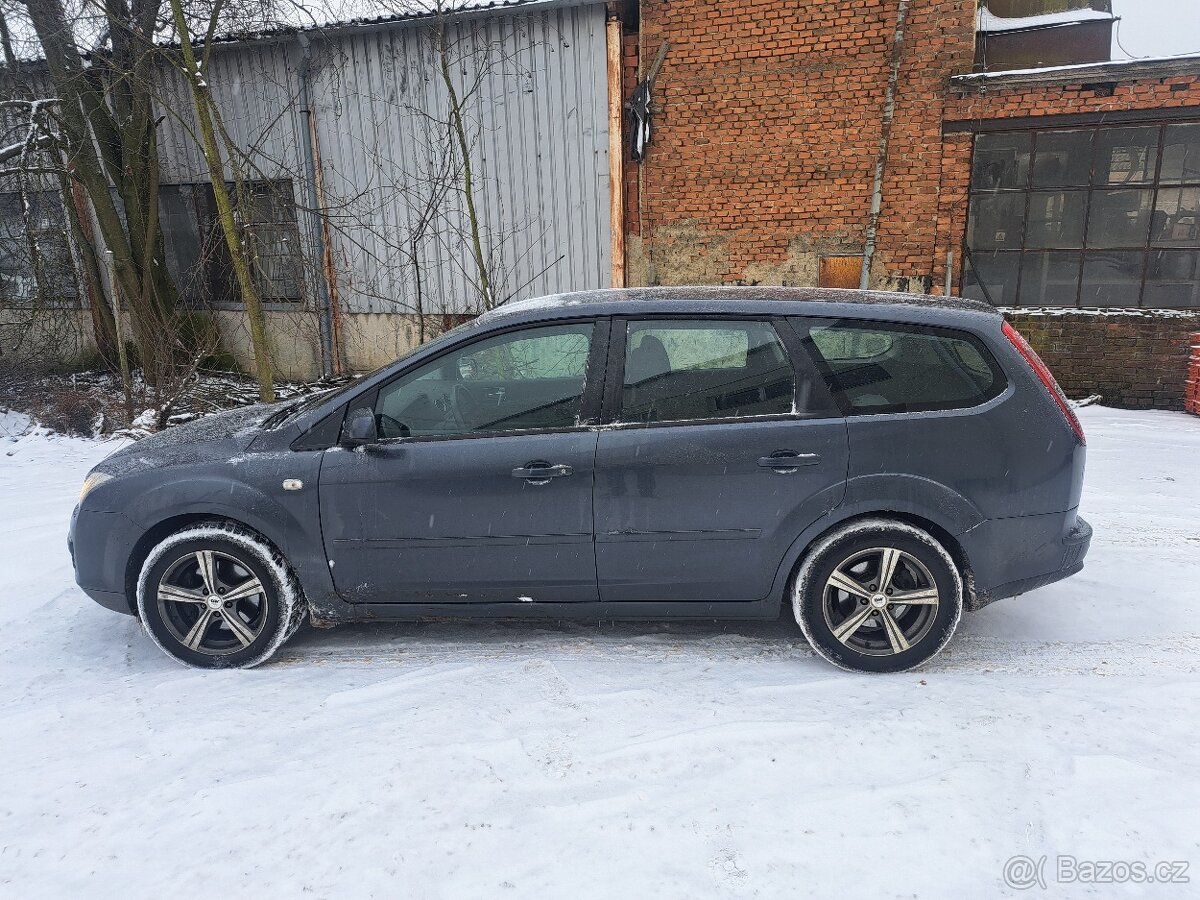 Ford Focus 1.8 tdci 85 kw combi - 4