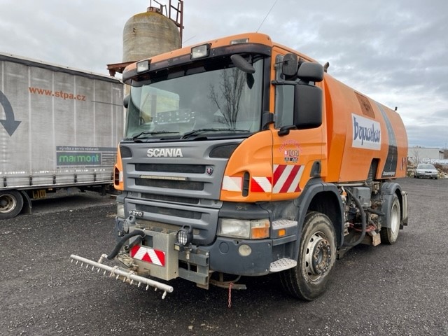 Zametací stroj Scania - 4