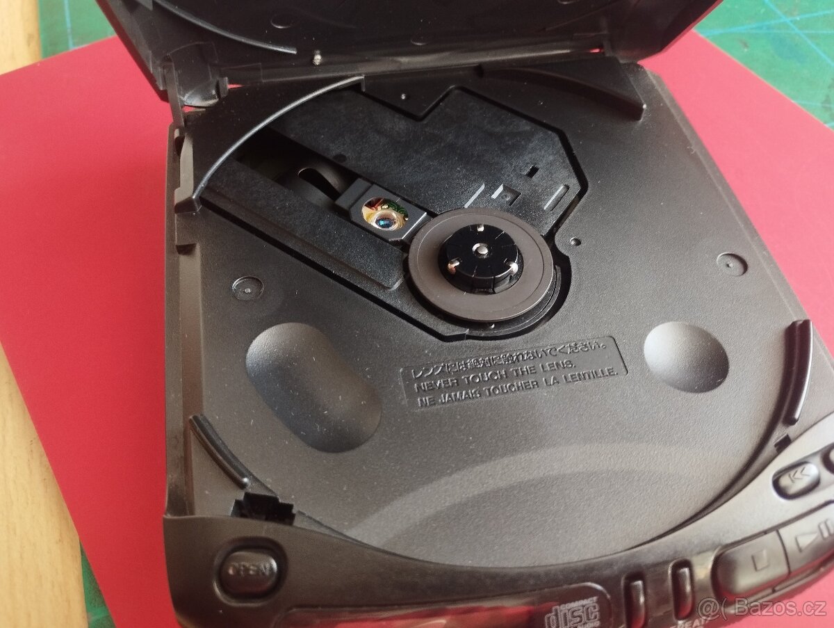 SONY Discman D-141 - 4