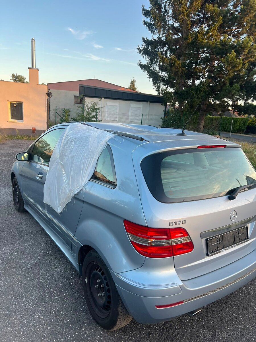 Mercedes Benz B170 - 4