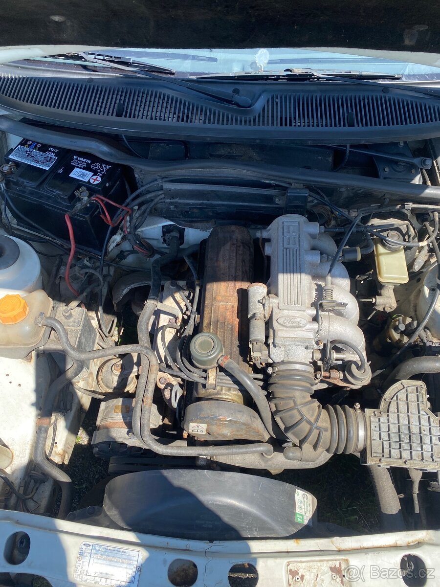 Ford Sierra veškeré díly z vozu