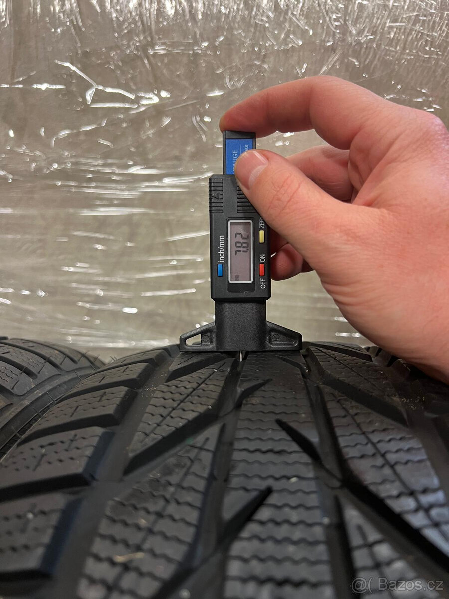 215/45R16 90H zimní pneu TOYO 7,8mm - 4