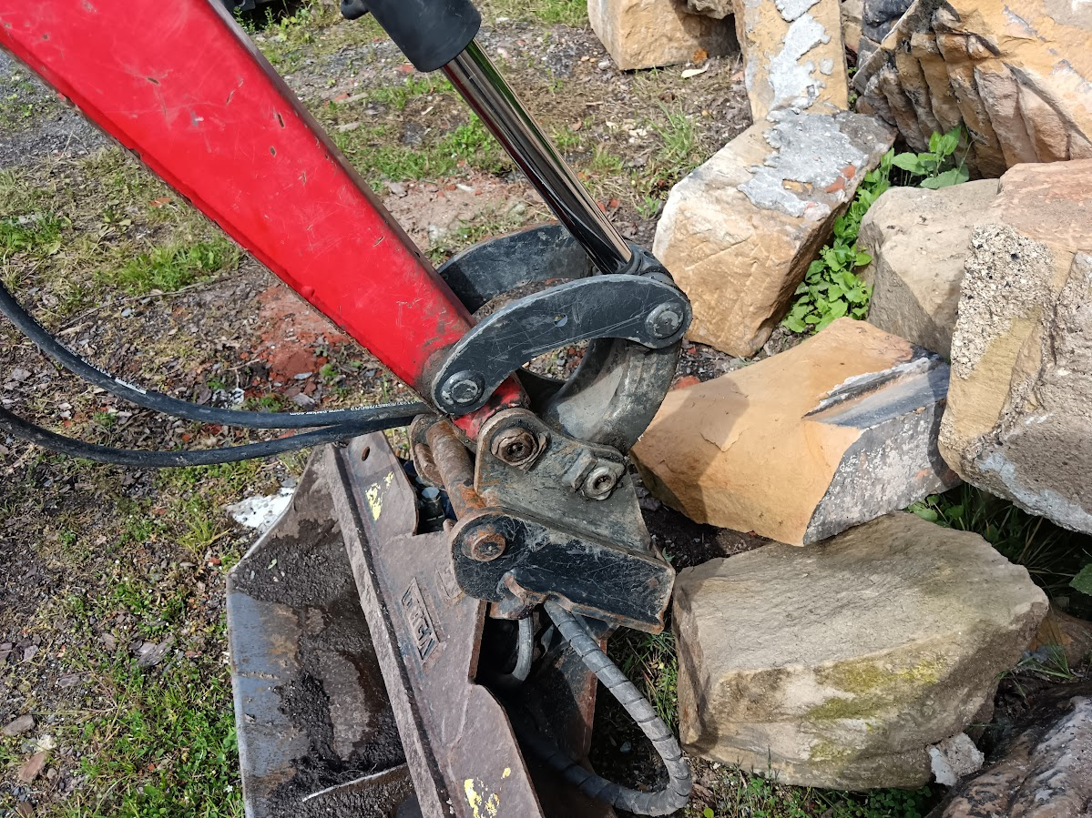 Bobcat E19 Minibagr 1,8 T - 4