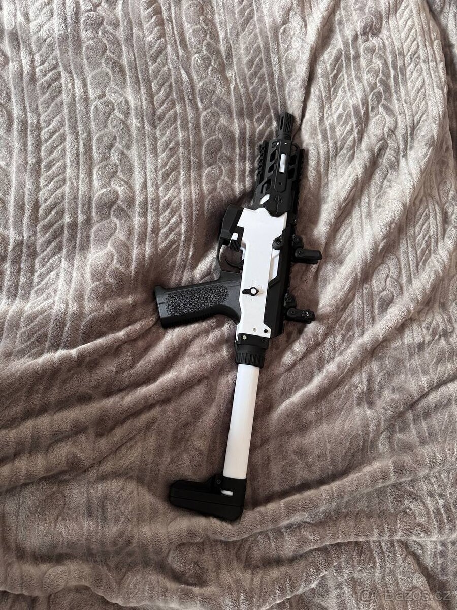 zakázková airsoftová zbraň - 4