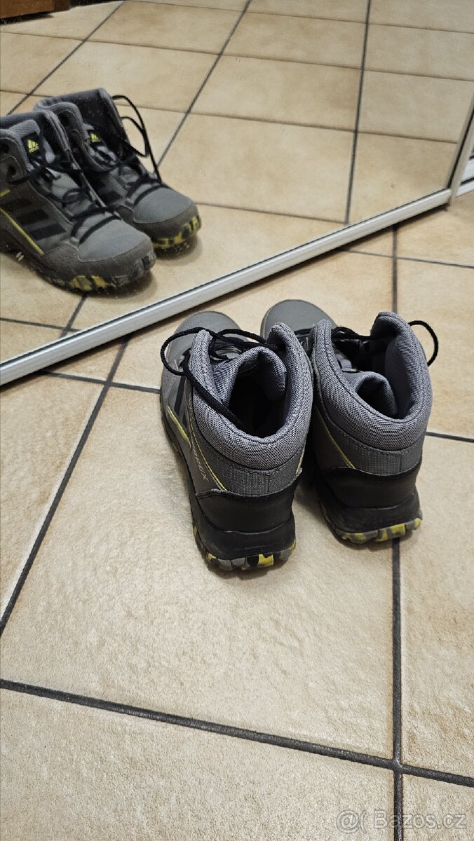 Kotníčkové boty zn. ADIDAS TERREX HYPERHIKER, vel. 33
- 4