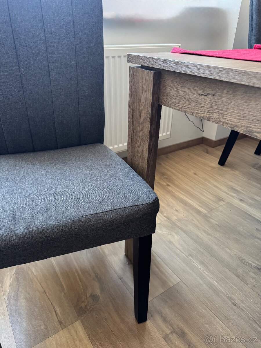 Jídelní stůl a 4 židle - 4