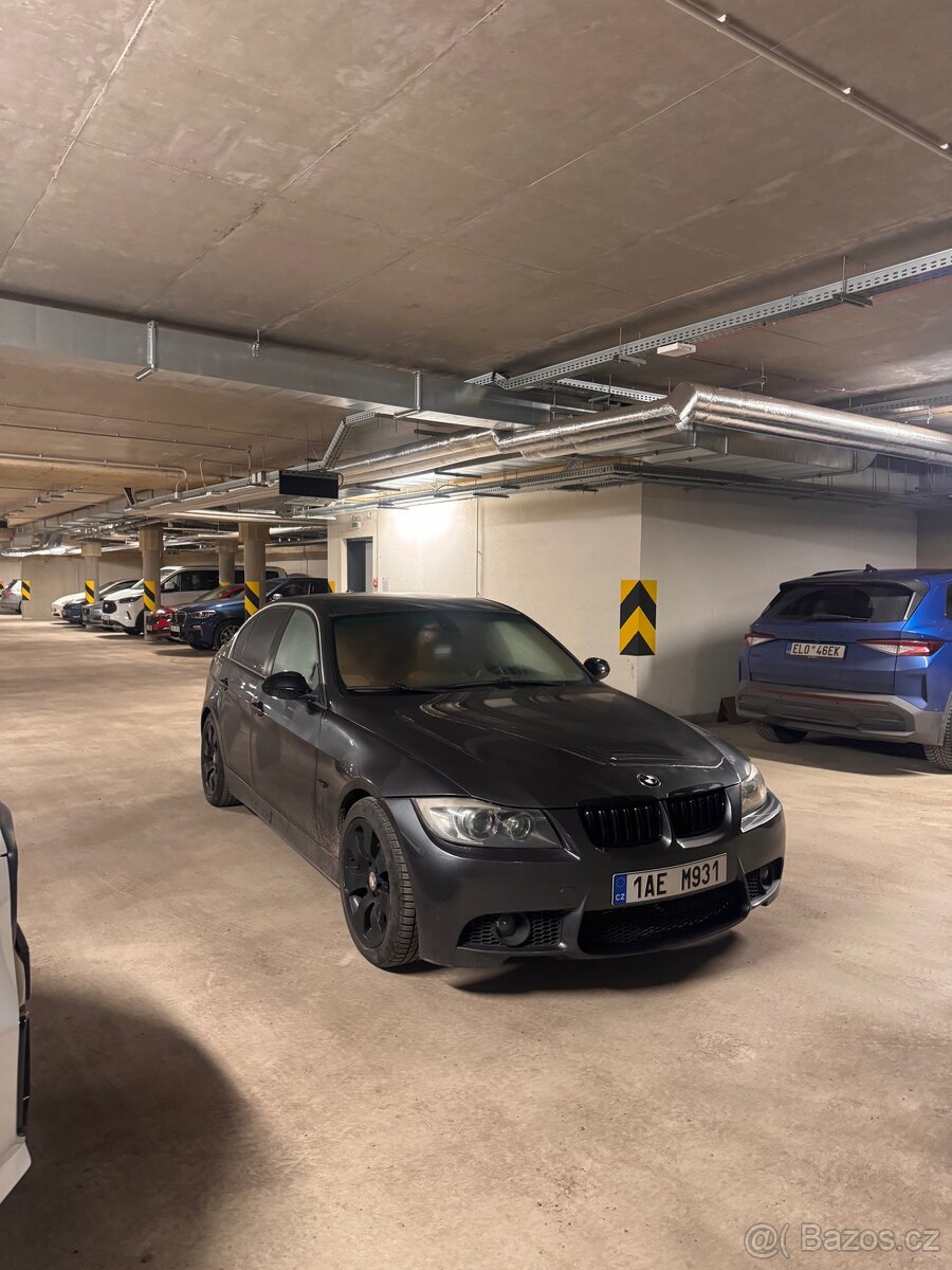 Bmw e90 330i M look - 4