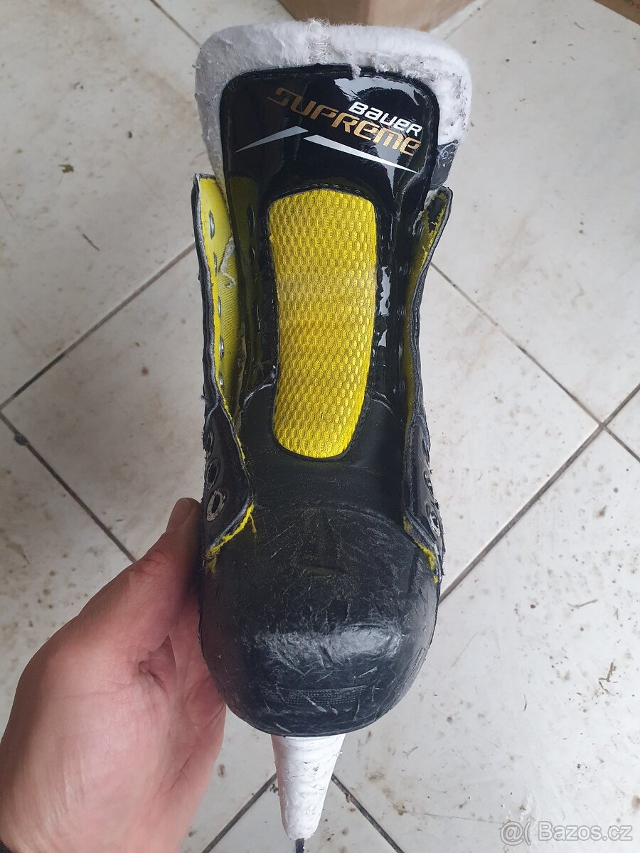 Brusle a hokejová výstroj - 4