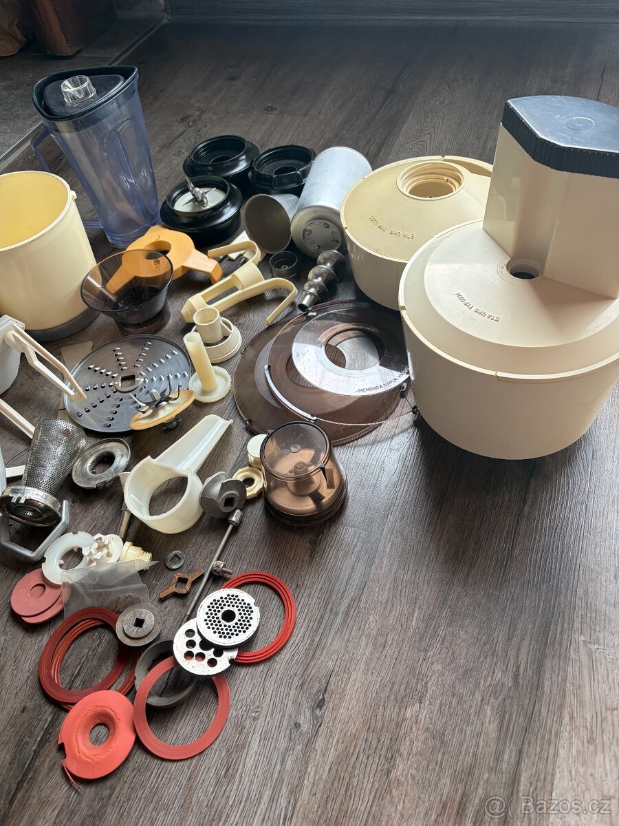 Kuchyňský robot ETA 012 s příslušenstvím - 4