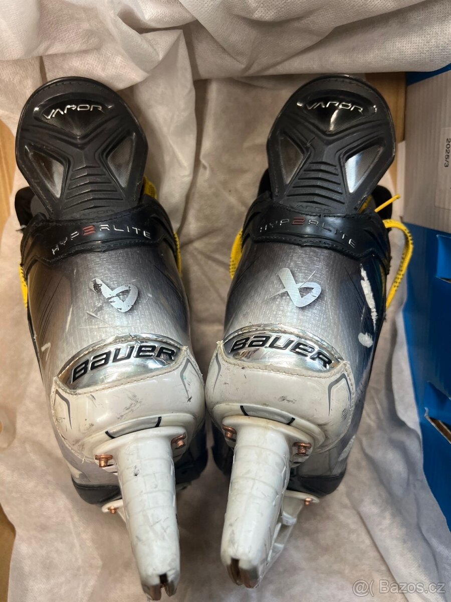 Korčule Bauer Hyperlite 2 - 4