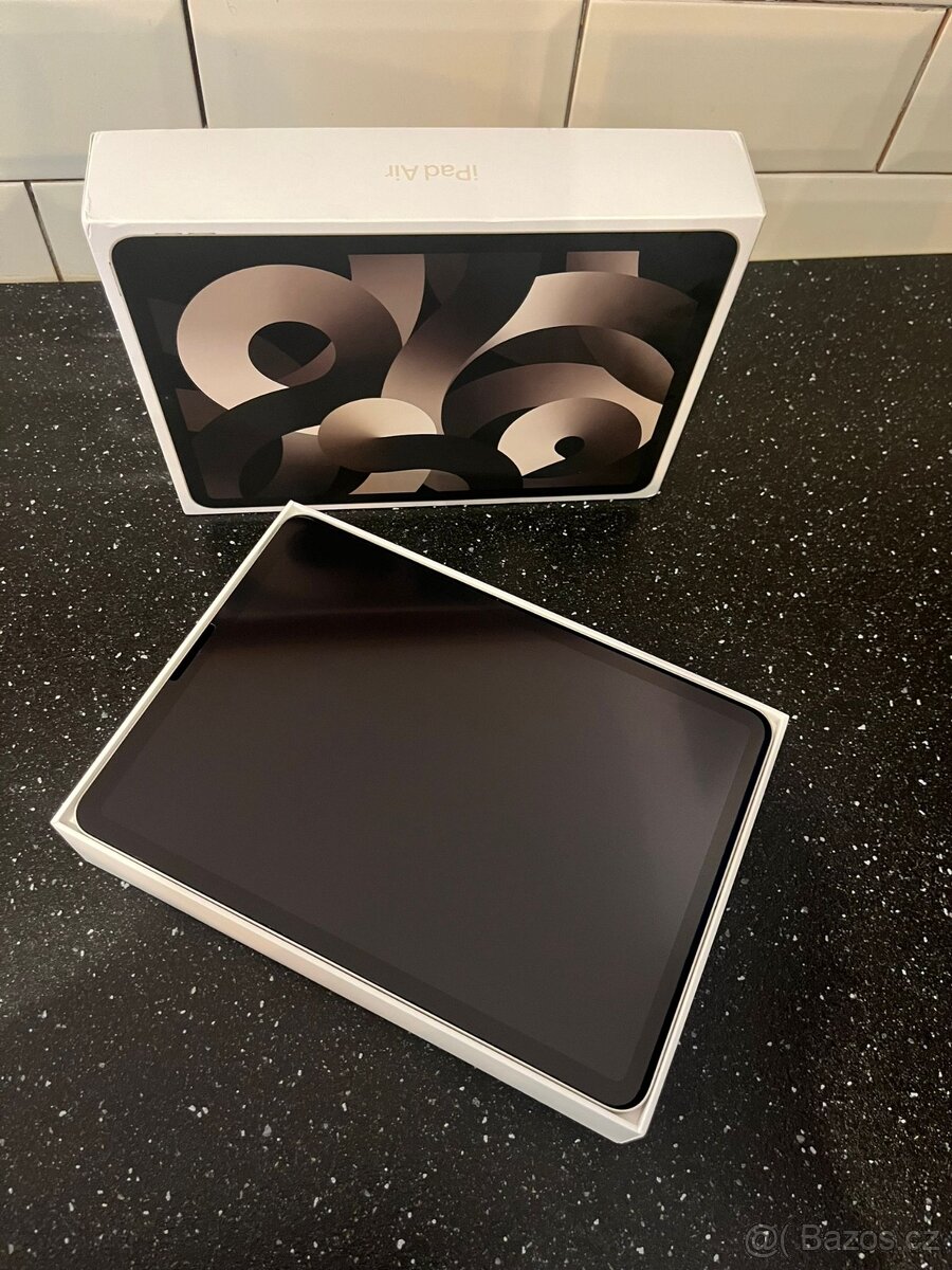 iPad Air 2022 (5. generace) 64GB - 4
