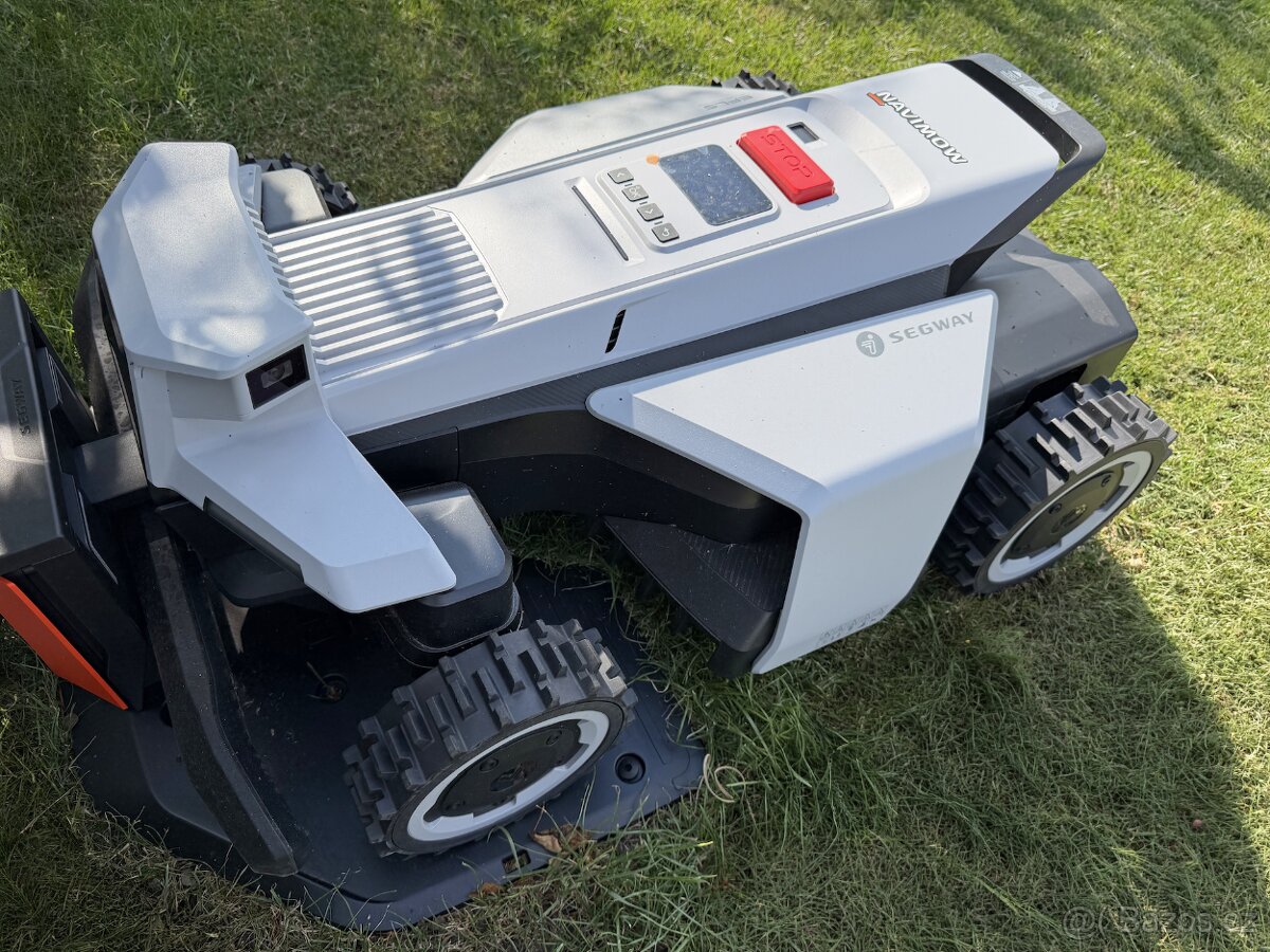 Robotická sekačka Segway Navimow X450, předváděčka - 4