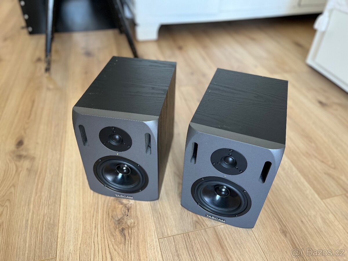 Studiove monitory TASCAM - 4