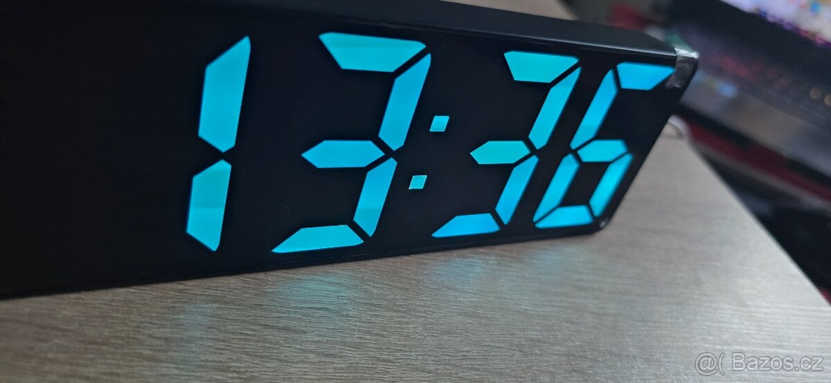 Digitální hodiny,budík,ukazatel teploty - 4