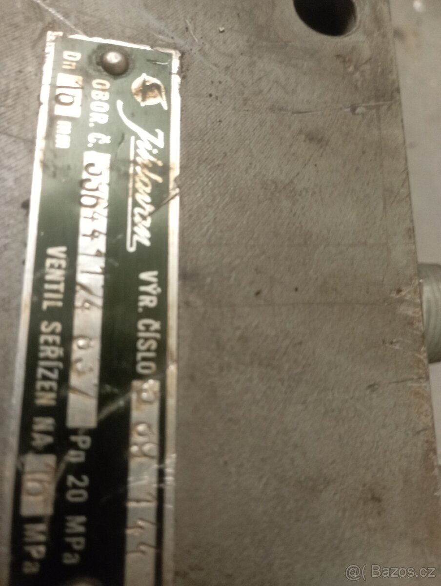 Sekce pultu hydrauliky - 4