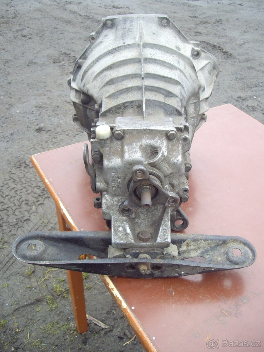 Prodám převodovku Mercedes W123 - 4