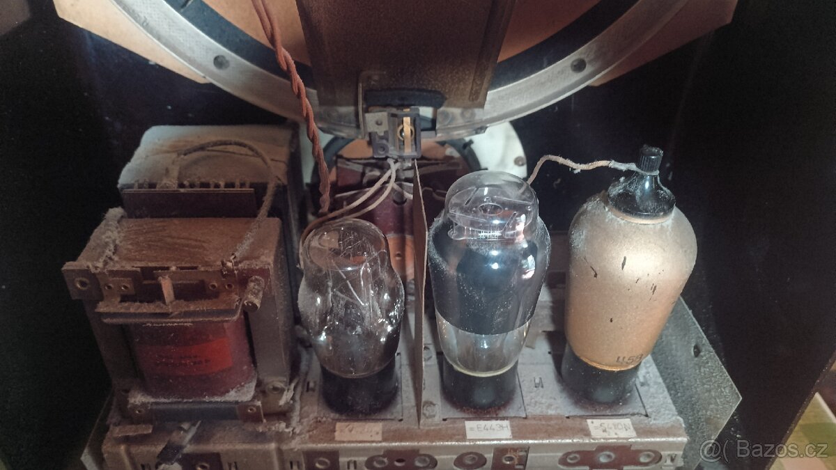 Staré funkční rádio Telefunken 270 po opravně u odborníka. - 4