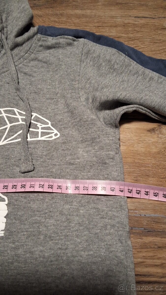 Chlapecká mikina s kapucí vel.140 - 4