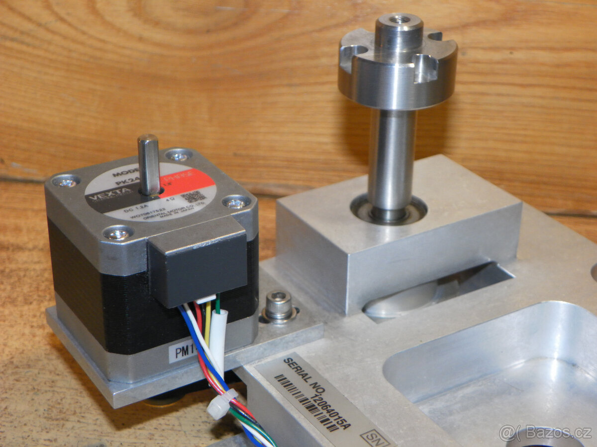 Rotační pohyb s krokovým motorem a převodovkou VEXTA PK244PB - 4