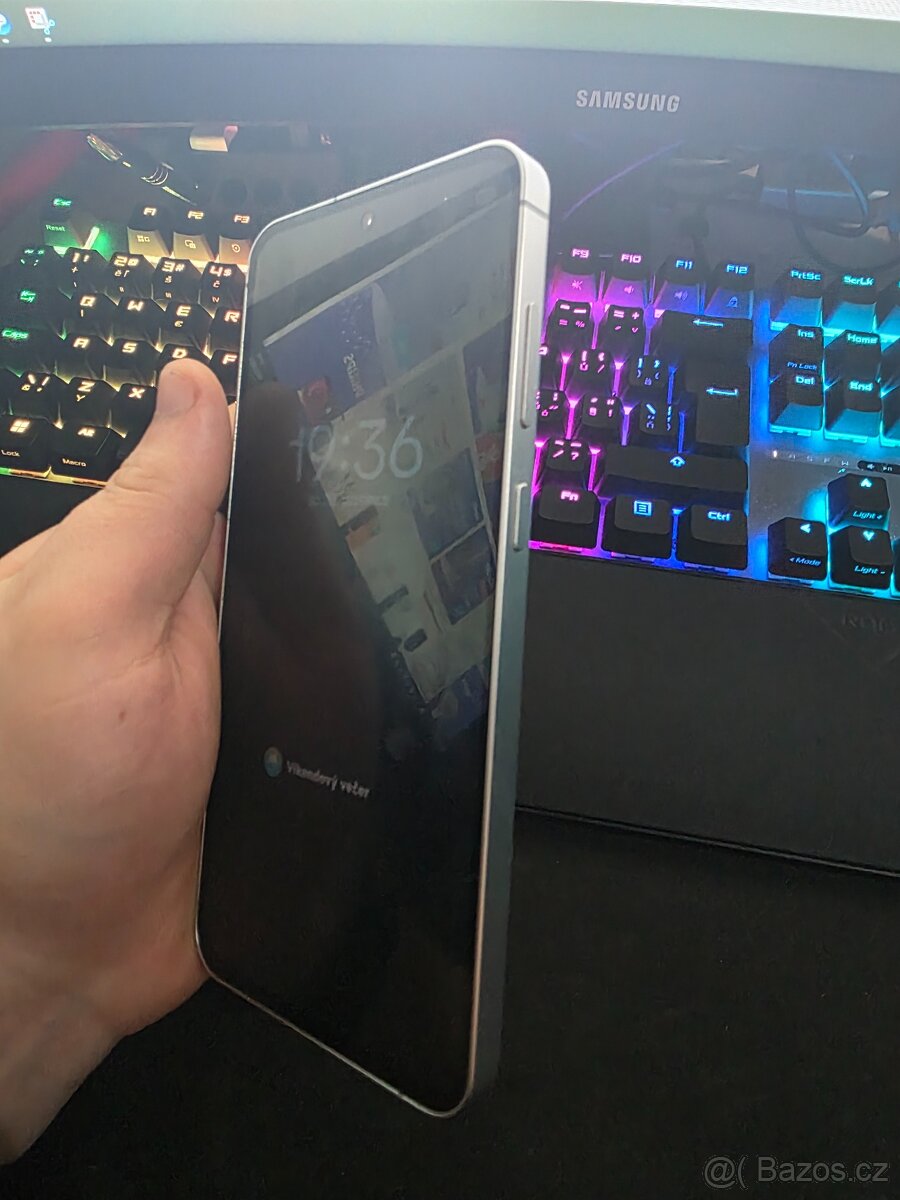 Samsung galaxy S24 FE 8GB/128GB žlutý - 4