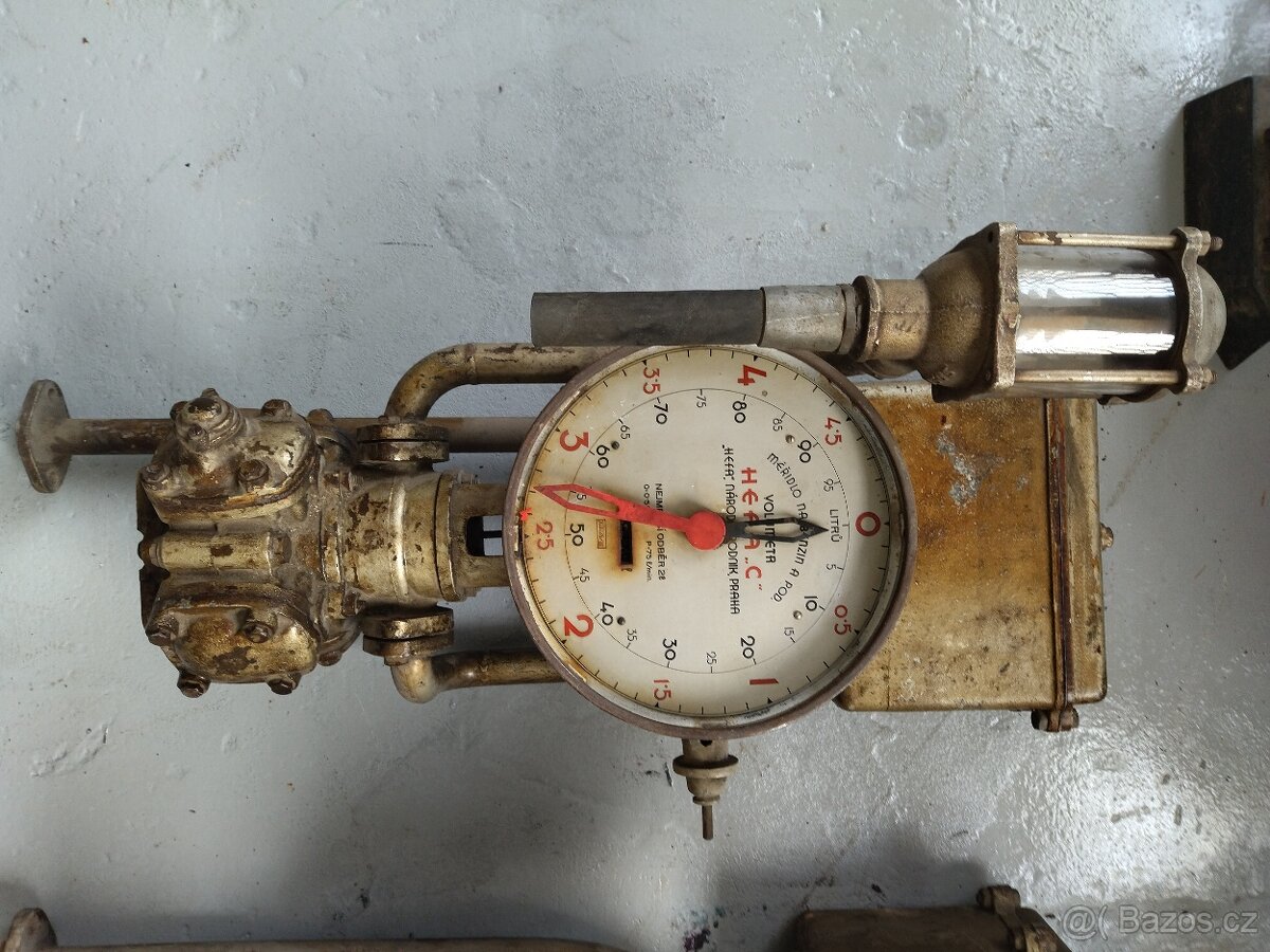 Starý motocykl, benzinky HEFA , cedule .. - 4