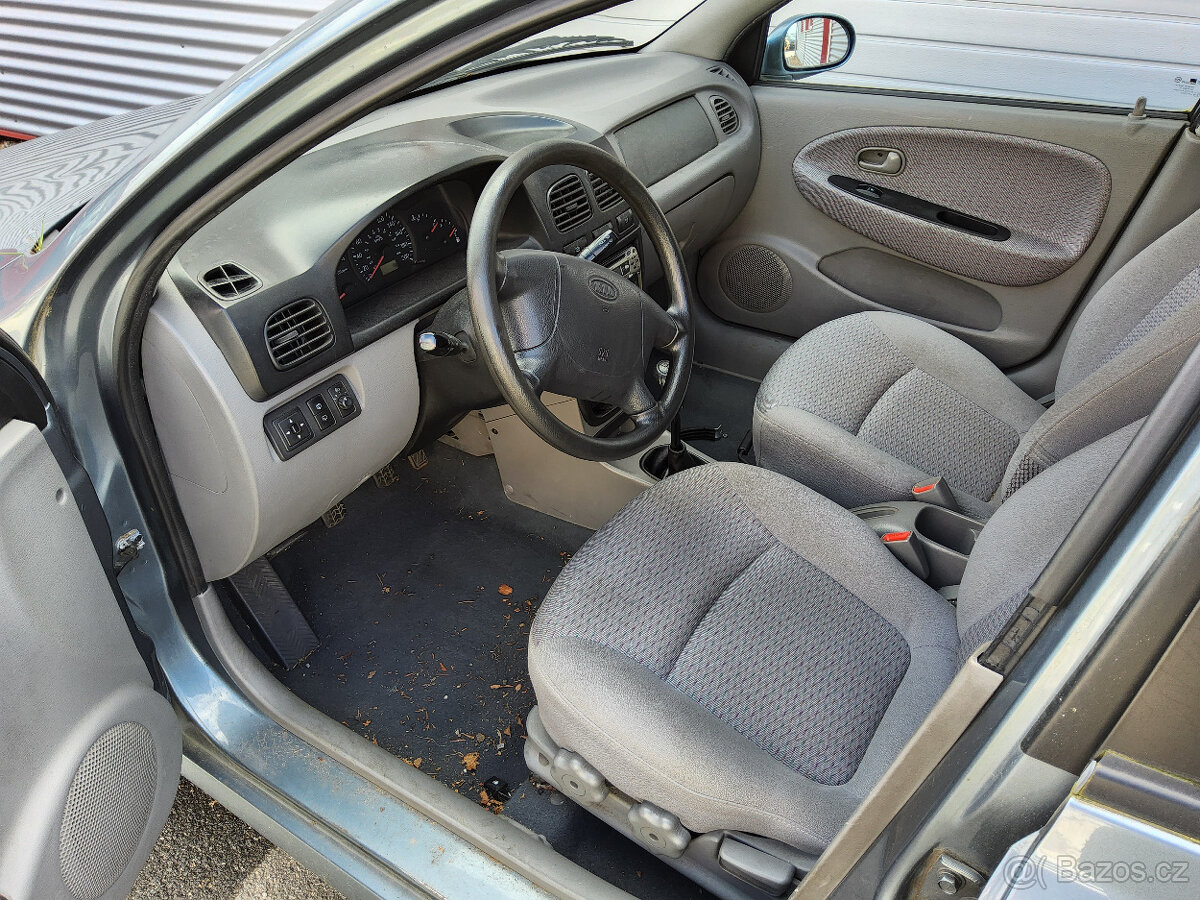 Kia Rio 1,5i rok 2000 - pouze dily - 4