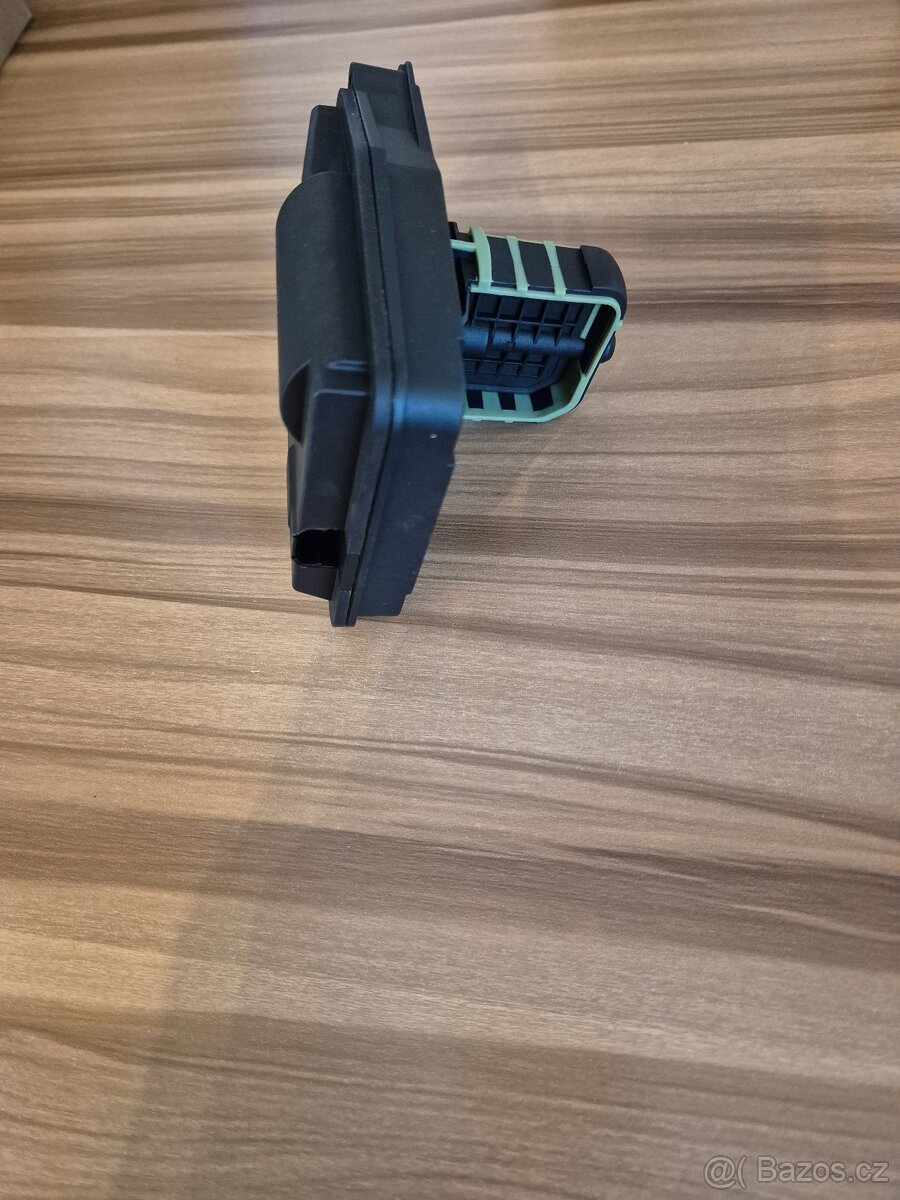 disa klapka BMW e90 - 4